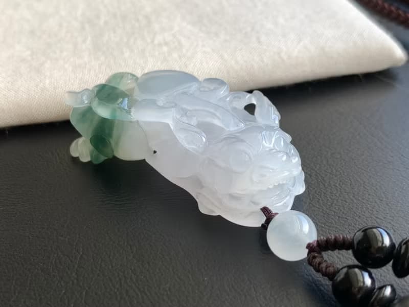 天然A貨緬甸玉翡翠 冰糯種白翡飄花招財貔貅項鍊 免費開光 手工雕