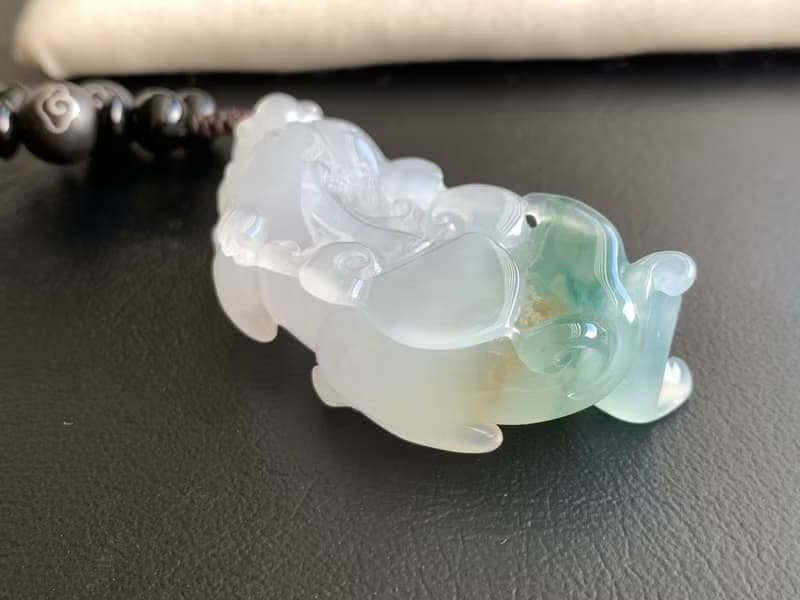 天然A貨緬甸玉翡翠 冰糯種白翡飄花招財貔貅項鍊 免費開光 手工雕