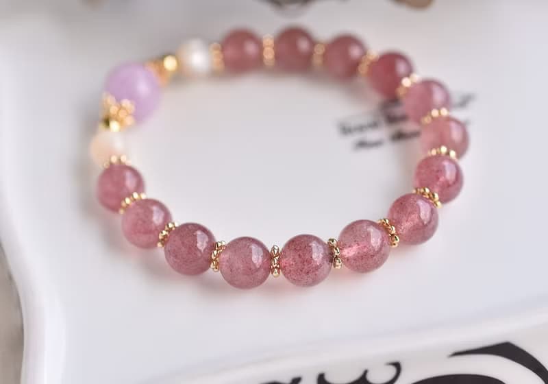 草莓晶+紫鋰輝+珍珠貝黃銅鍍金手鍊