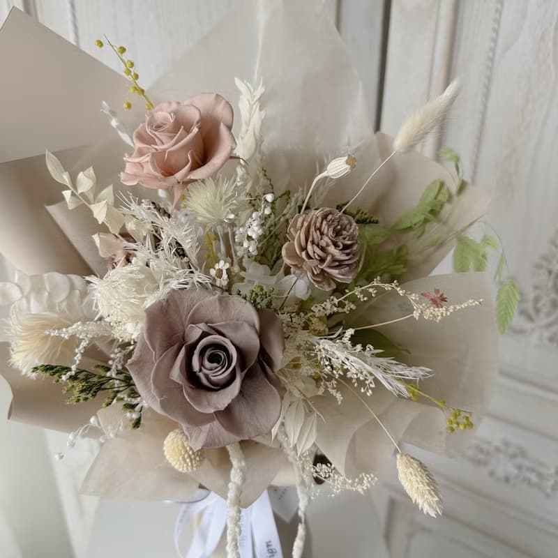 SEE 看見花藝設計|情人節|永生玫瑰 |生日|秋風呢喃擴香玫瑰花束