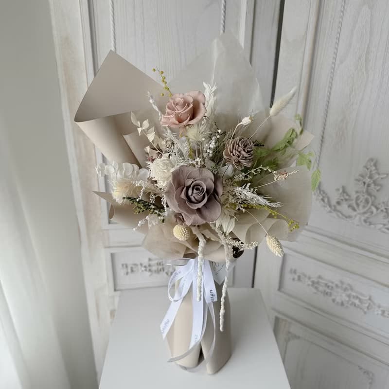 SEE 看見花藝設計|情人節|永生玫瑰 |生日|秋風呢喃擴香玫瑰花束