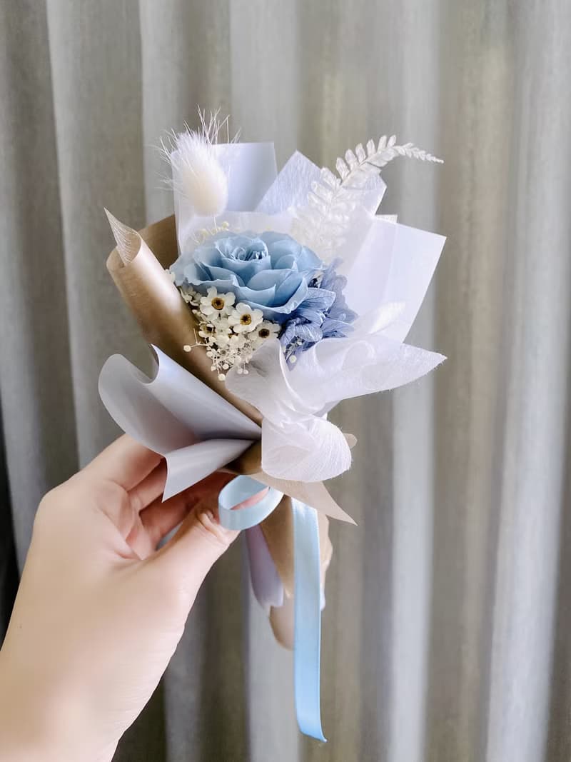 天使藍 日本永生玫瑰小花束/雙色包裝/情人節/生日禮物/畢業花束