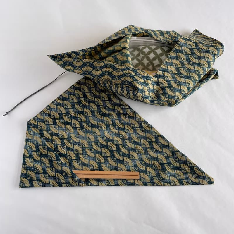 【１点もの】お弁当袋セット あずま袋と箸袋 ウール着物地 紺地に辛子色の扇模様