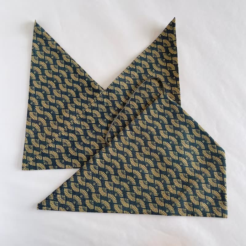 【１点もの】お弁当袋セット あずま袋と箸袋 ウール着物地 紺地に辛子色の扇模様