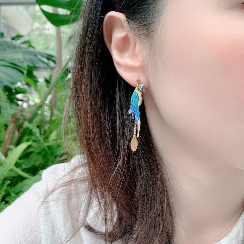 耳環 藍黃金剛鸚鵡 鳥 刺繡 手工 耳夾 禮盒 禮物