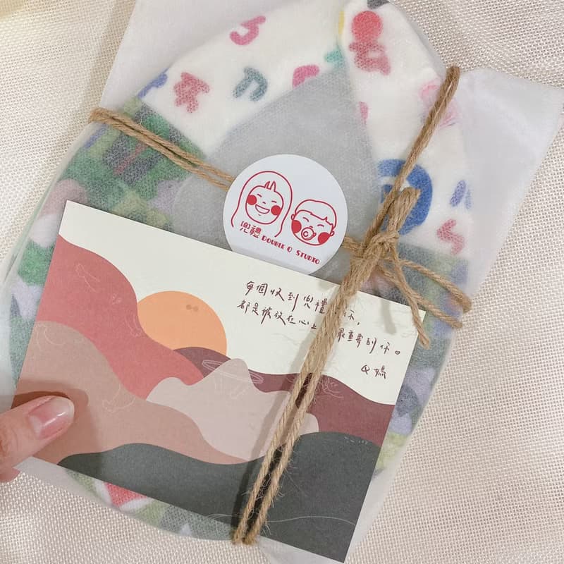 【快速出貨】兔Fast 圓兜兜 口水巾 寶寶禮物 收涎 周歲 生日禮物