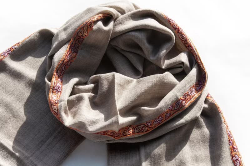 喀什米爾Cashmere 刺繡羊絨圍巾 純羊毛圍巾披巾 戒指絨披肩-花朵