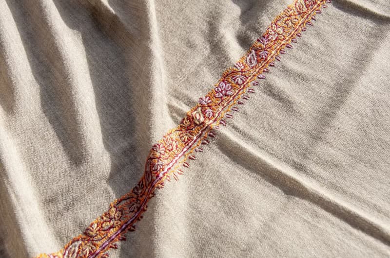 喀什米爾Cashmere 刺繡羊絨圍巾 純羊毛圍巾披巾 戒指絨披肩-花朵