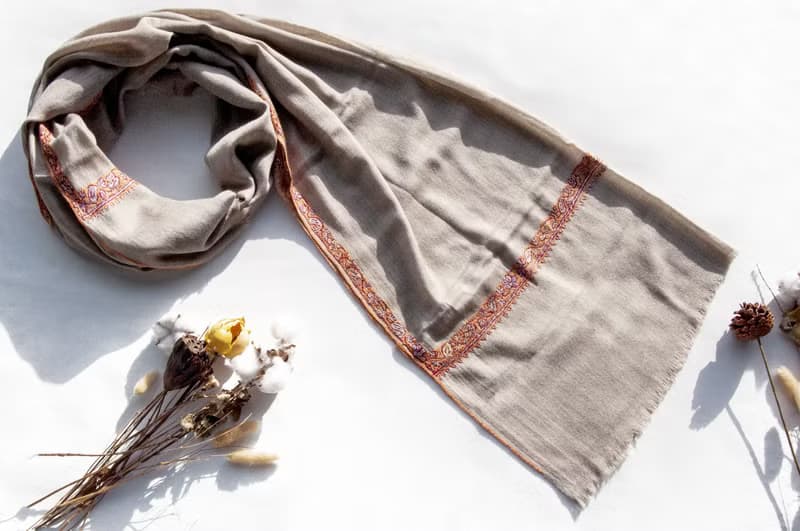 喀什米爾Cashmere 刺繡羊絨圍巾 純羊毛圍巾披巾 戒指絨披肩-花朵
