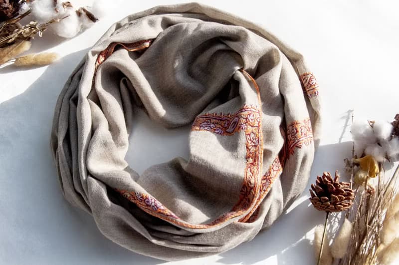 喀什米爾Cashmere 刺繡羊絨圍巾 純羊毛圍巾披巾 戒指絨披肩-花朵