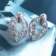 Vintage Jewelry 西洋古董飾品 AVON 銀色調 簍空 優美 針式耳環