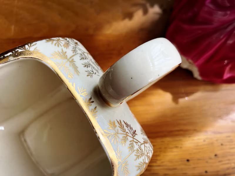 英國製Vintage Sadler 重金談情說愛立體蝴蝶結骨瓷奶壺