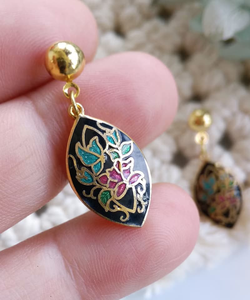 Vintage Jewelry 西洋古董飾品 景泰藍  黑底 氣質花卉 針式耳環