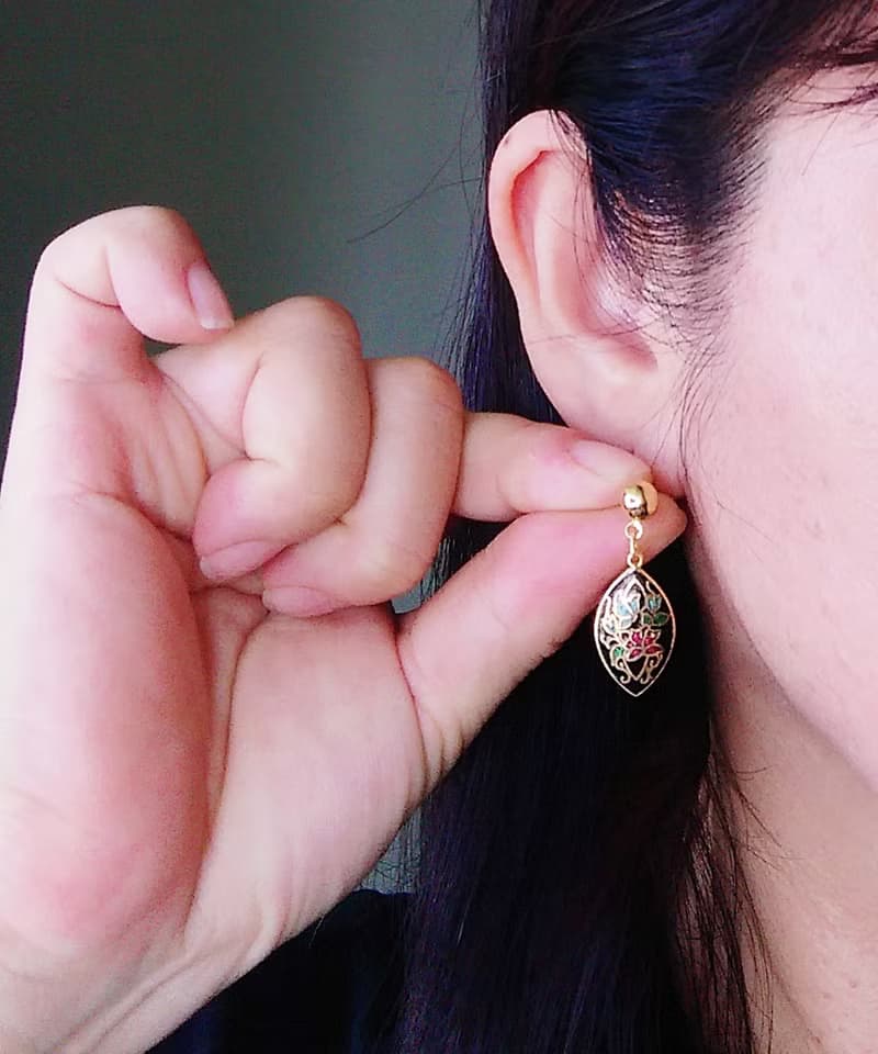 Vintage Jewelry 西洋古董飾品 景泰藍  黑底 氣質花卉 針式耳環