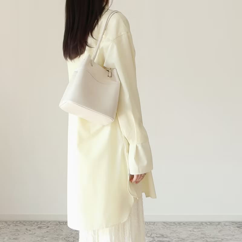 春夏新品 復古感油臘紋PU 自在變換多用水桶包【米白】托特/側背