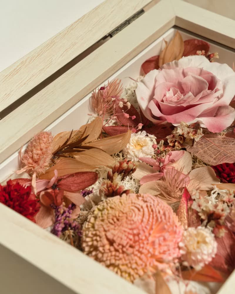 情人節馬卡龍永生花禮 玫瑰覆盆子寶盒相框