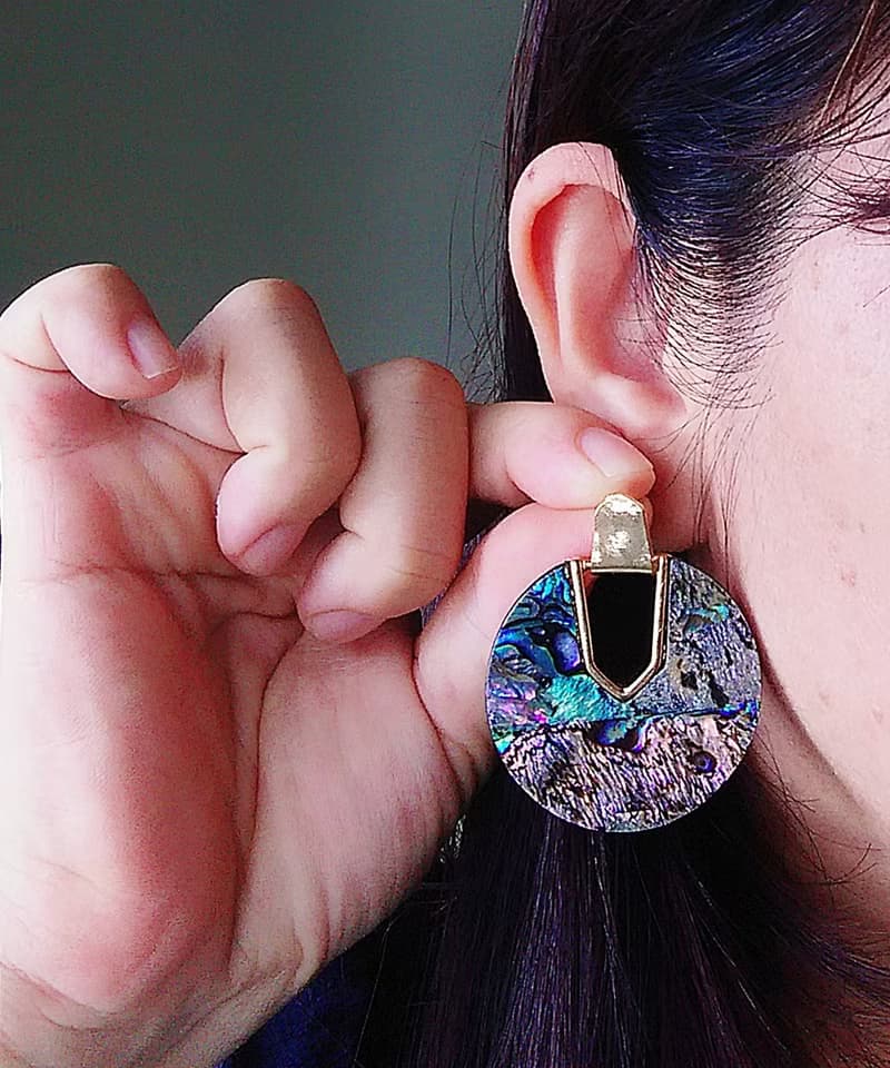 Vintage Jewelry 西洋古董飾品 鮮麗 貝殼光澤 針式耳環