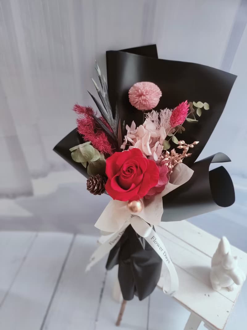 現貨~永生玫瑰花束-情人節七夕限定  韓式不凋花束