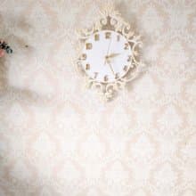 掛鐘 Nursery small white wall clock with gold ornament Silent clock BIRTHDAY GIFT