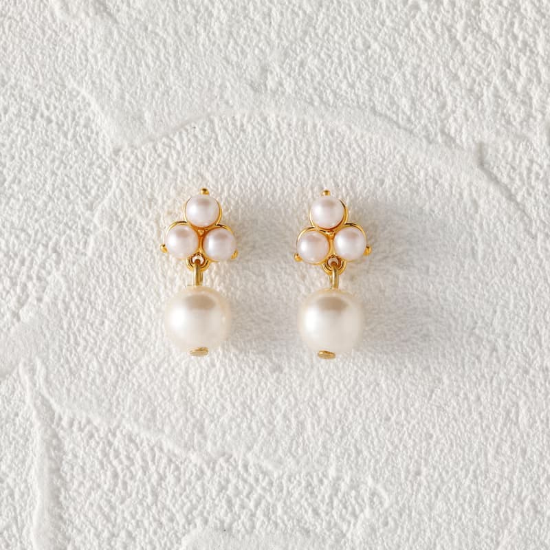 flower pearl pierced earring pearl　ニッケルフリー　チタンポスト　パール　ゴールド