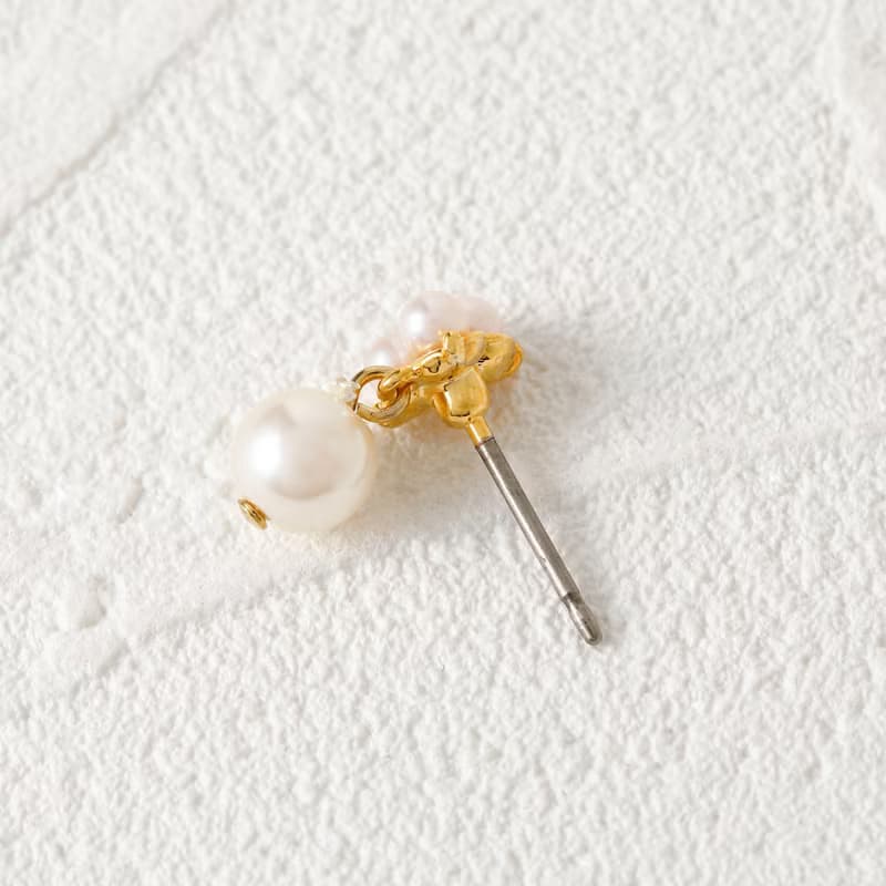 flower pearl pierced earring pearl　ニッケルフリー　チタンポスト　パール　ゴールド