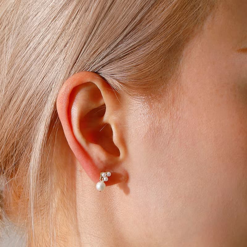 flower pearl pierced earring pearl　ニッケルフリー　チタンポスト　パール　ゴールド