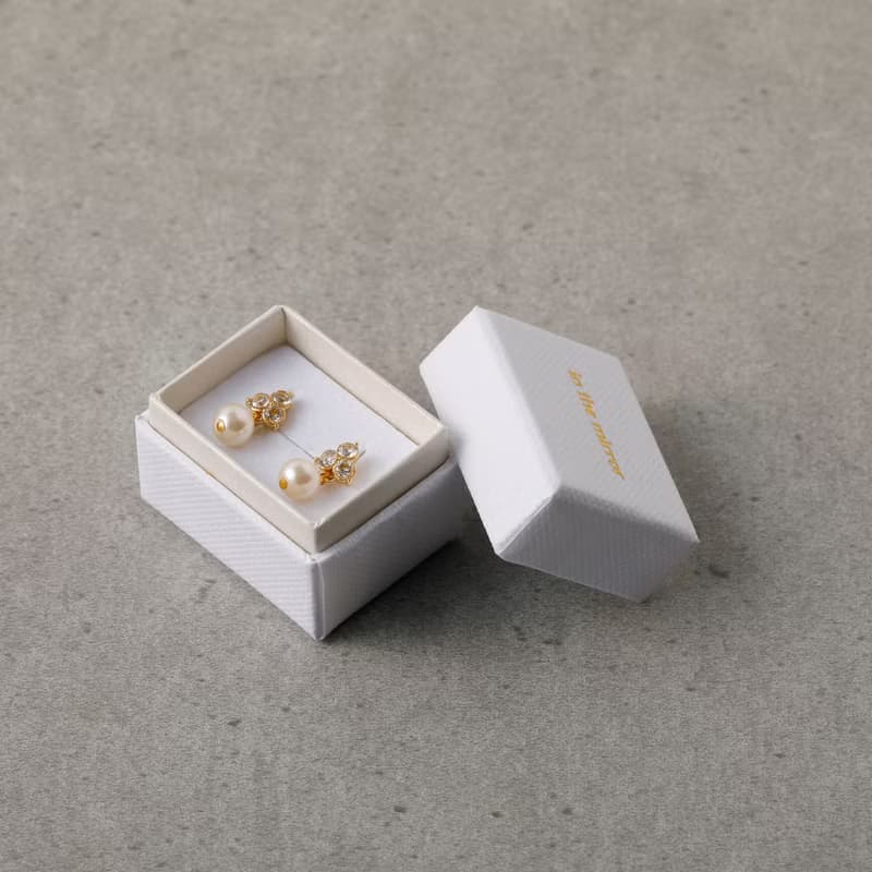 flower pearl pierced earring pearl　ニッケルフリー　チタンポスト　パール　ゴールド
