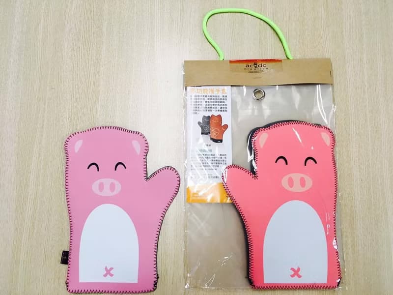 動物派對多功能護手套—嫩豬(一對入/附贈輕型切割墊)