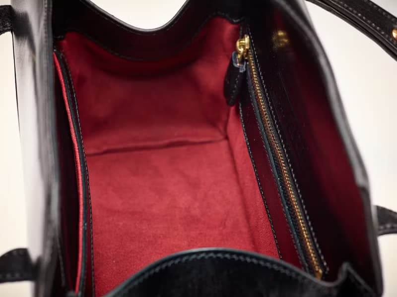 Black vegetable-tanned leather box bag