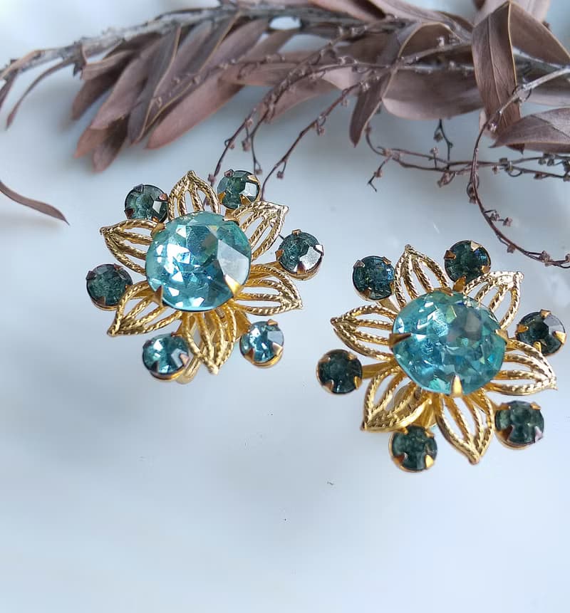 Vintage Jewelry 西洋古董飾品 立體 雪地 晶花 花形 栓式耳環