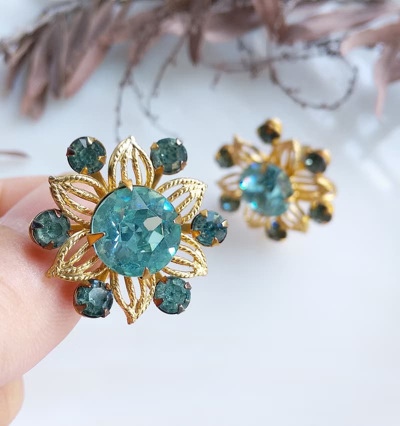 Vintage Jewelry 西洋古董飾品 立體 雪地 晶花 花形 栓式耳環