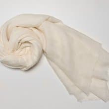 【聖誕禮物】喀什米爾羊絨飄逸戒指絨圍巾披肩 純奶白快速出貨