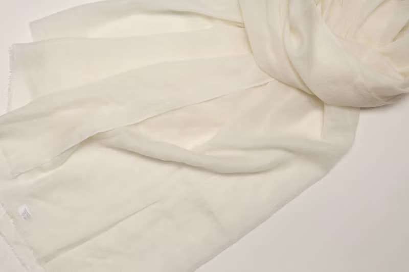 【聖誕禮物】喀什米爾羊絨飄逸戒指絨圍巾披肩 純奶白快速出貨