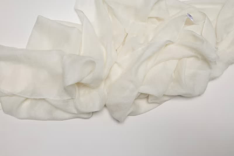 【聖誕禮物】喀什米爾羊絨飄逸戒指絨圍巾披肩 純奶白快速出貨