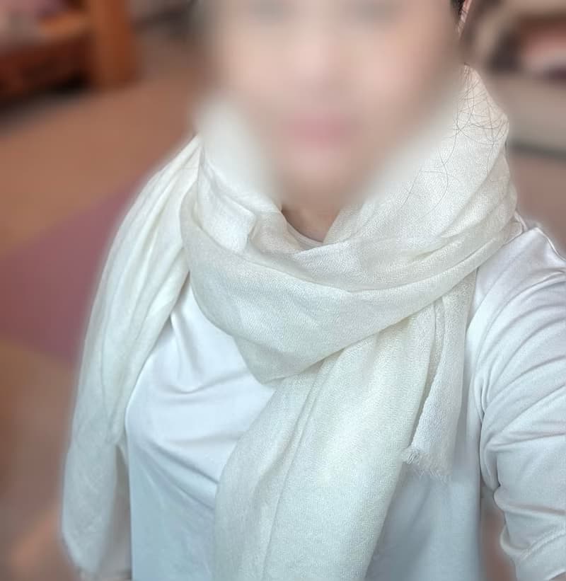 【聖誕禮物】喀什米爾羊絨飄逸戒指絨圍巾披肩 純奶白快速出貨