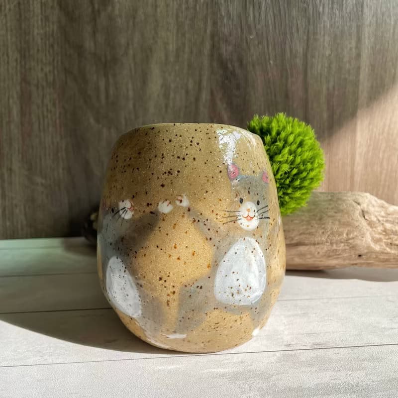 A Lu 萌鼠跳舞陶花瓶/禮物/手作手繪 採美國進口陶土 僅此一件