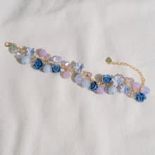 繁花泡泡浴系列水晶手鍊: 紫理輝藍玫瑰