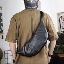 真皮男士斜跨包牛角包 頭層牛皮單肩包 復古機車背包胸包