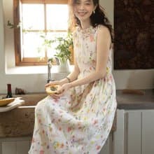 風吻褶間 法式無袖鬱金香洋裝 花卉碎花連衣裙 花苞型中長裙