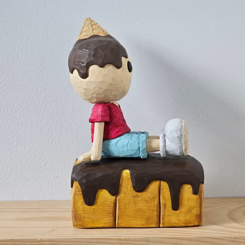 Mantou Toast Chocolate (wooden sculpture)