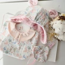 粉灰兔的花草生活 彌月禮盒三件組 六層紗領兜+寶寶遮耳帽+奶嘴鍊