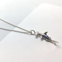 大海小世界。雙髻鯊項鍊。925純銀。sterling silver