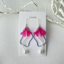ボタニカル ピアス・イヤリング 【ブルーシルバー×マゼンタ】