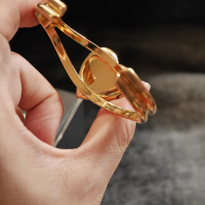 古董Avon 1993年金色雕花愛心Locket照片手環手鐲 原裝盒 BR297