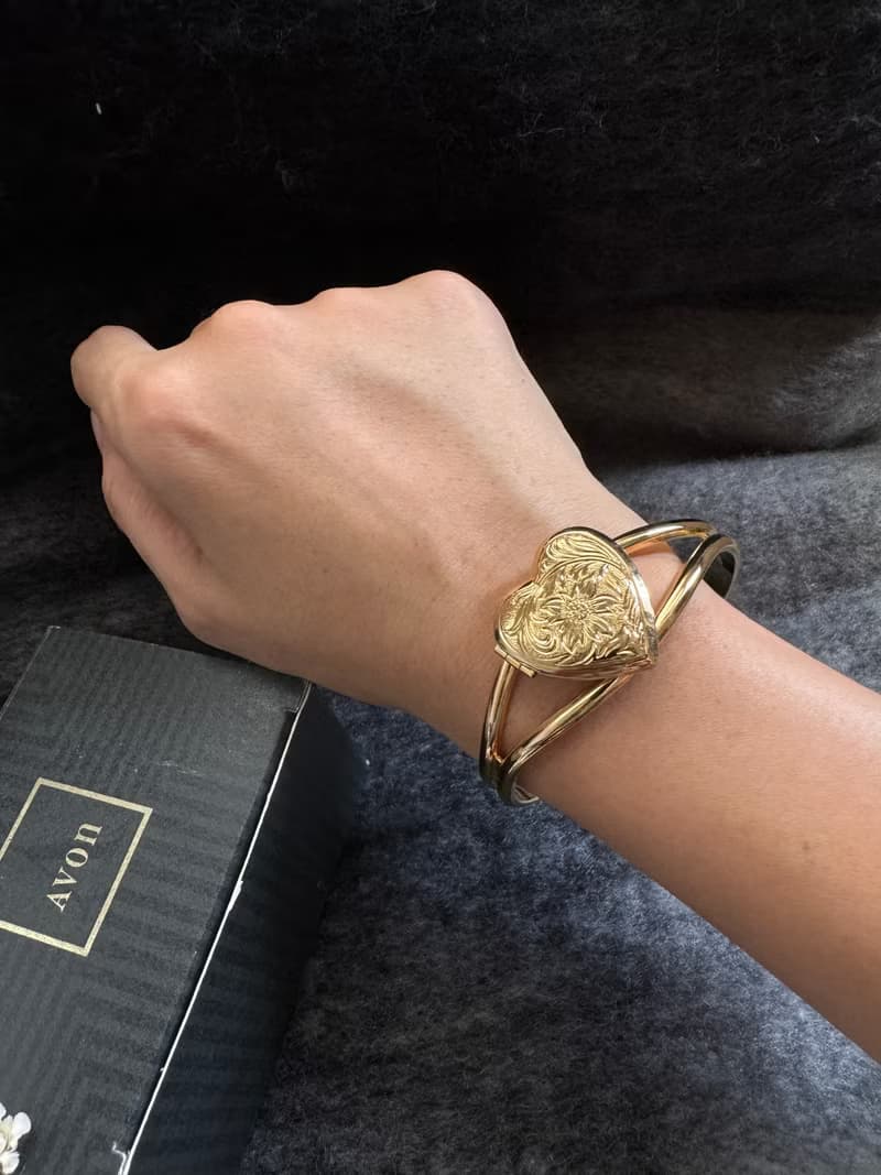 古董Avon 1993年金色雕花愛心Locket照片手環手鐲 原裝盒 BR297