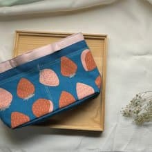 袋中袋 包中包 收納袋 內膽包 多口袋 藍底草莓