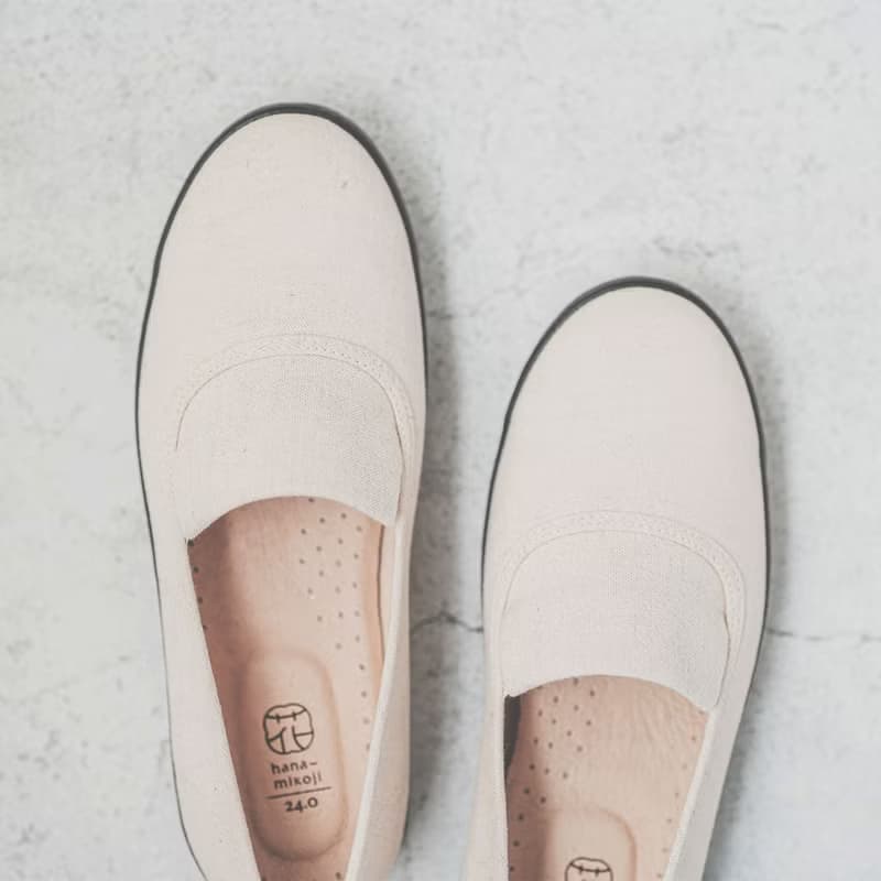 文青精選【大人女子日】鵝絨白 水洗棉 素色  帆布鞋 好穿脫