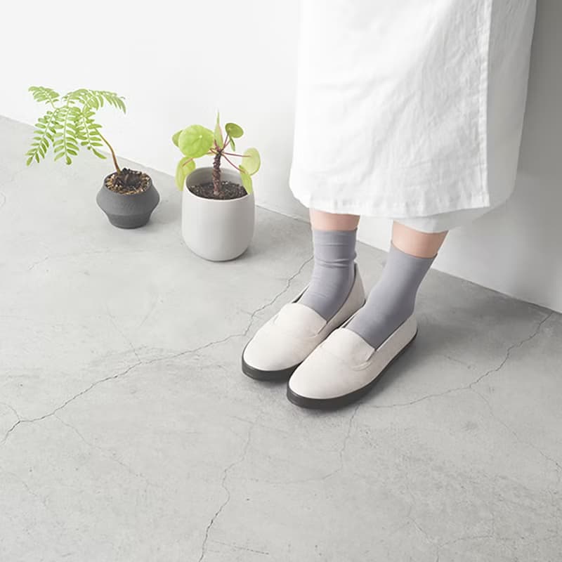 文青精選【大人女子日】鵝絨白 水洗棉 素色  帆布鞋 好穿脫