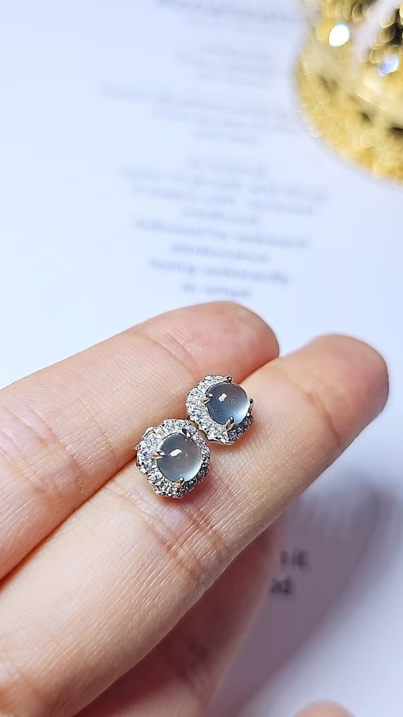 |方糖藍剛|A貨翡翠冰玻淡藍剛蛋面5.5mm純銀鍍18k經典耳環耳扣