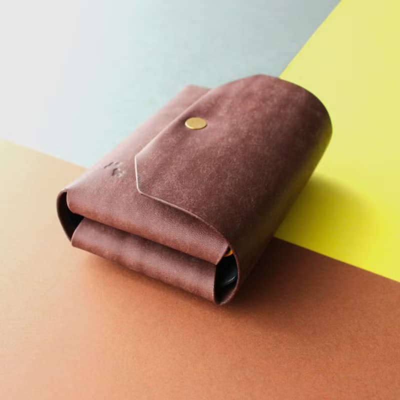 カピバラデザインのコンパクト財布　ダークブラウン×イエロー×ブラック   皮夾 牛皮 皮革 錢包 銀包 手作